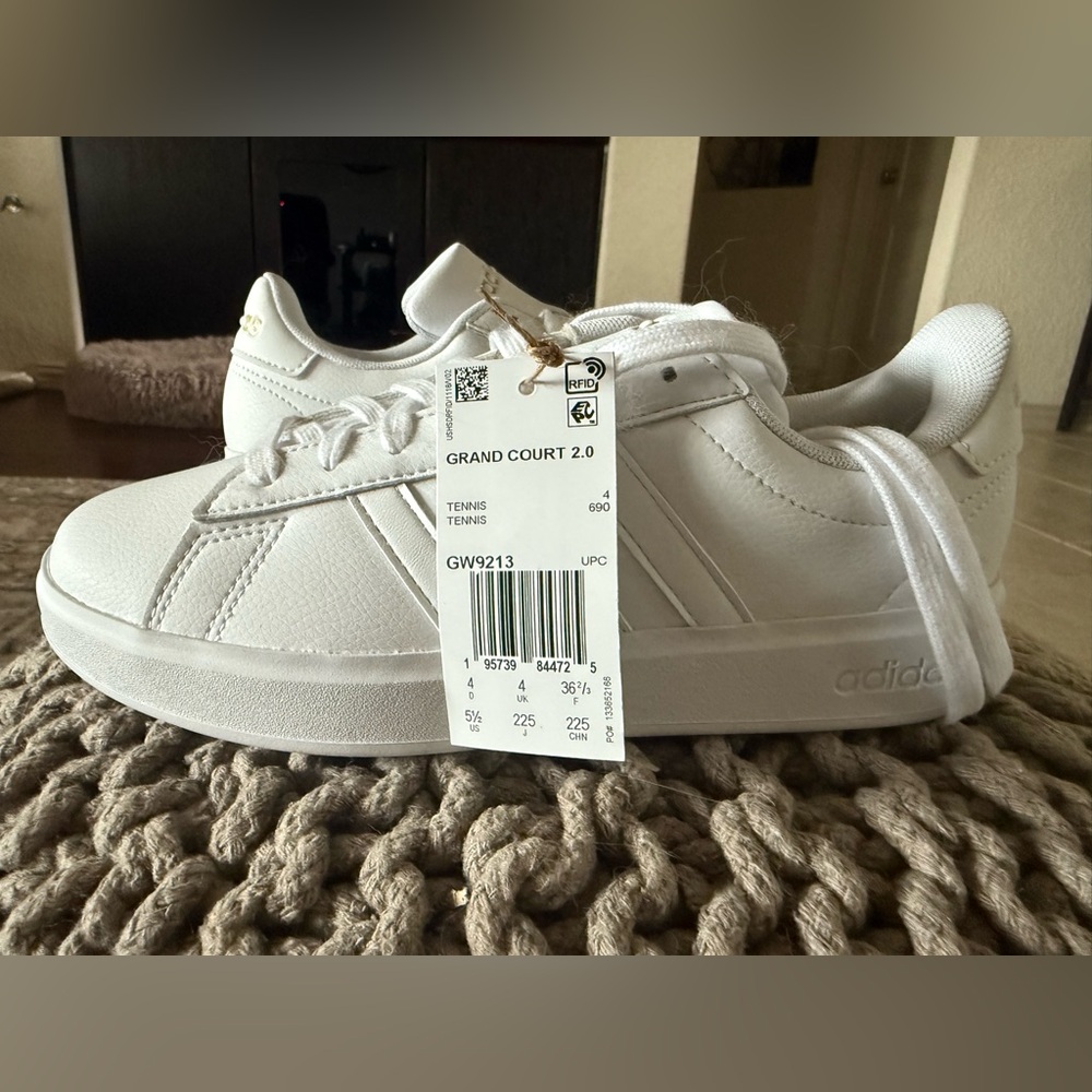 Adidas women’s Grand Court 2.0 White Sneakers